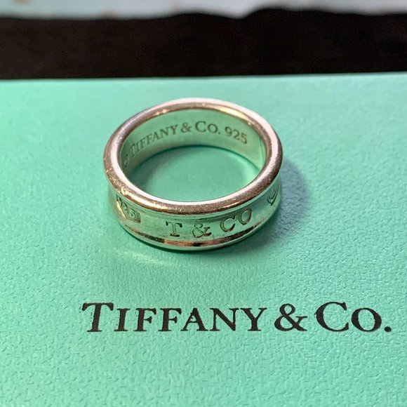 Tiffany and Co 1837 Medium Band Ring in Si… - Picture 4 of 4